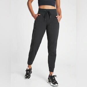 Athleta Black Trekkie North Joggers Pants 16